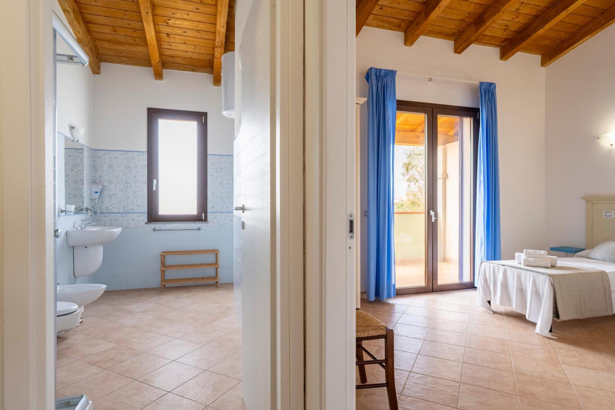 Mimose Beach Village Badesi Exterior foto